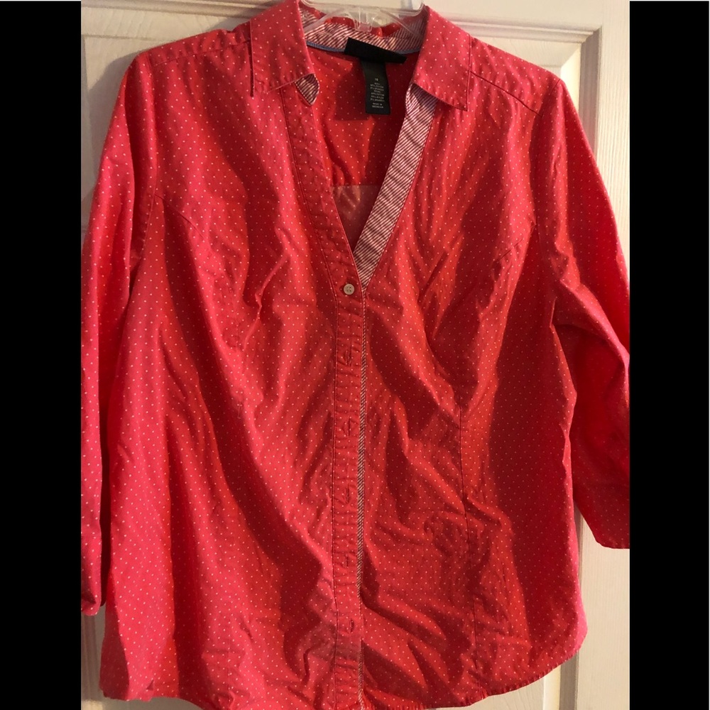 Quarter sleeve top.